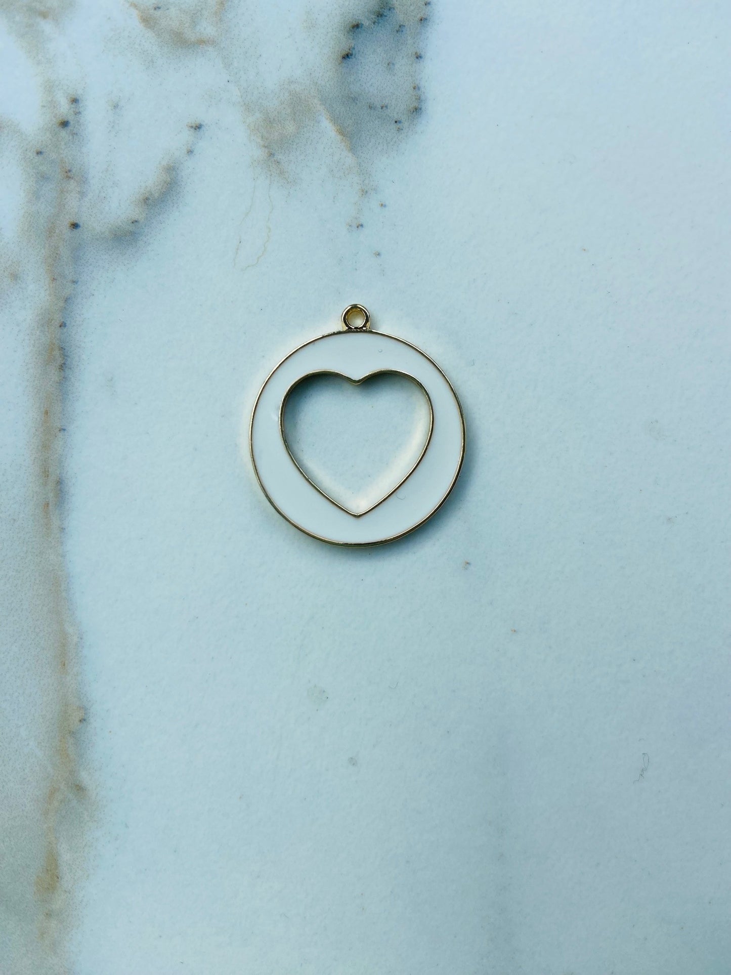 Bedel hart wit emaille goud