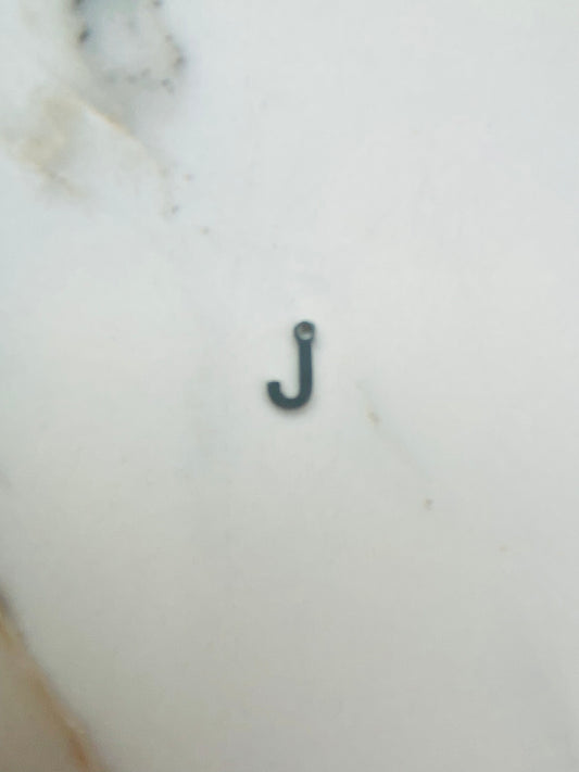 Bedel letter J zilver