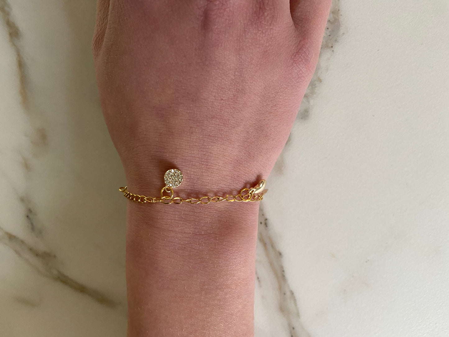 Armband goud met vijf fijne bedels