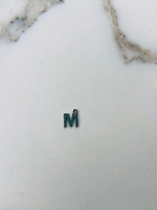 Bedel letter M zilver